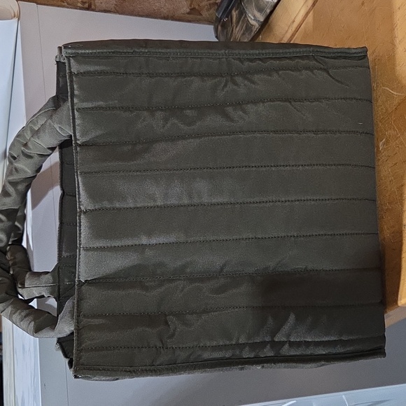 Stylish Green Quilted Women's Bag With Accessory Bag (2 Pc.) - Picture 6 of 7